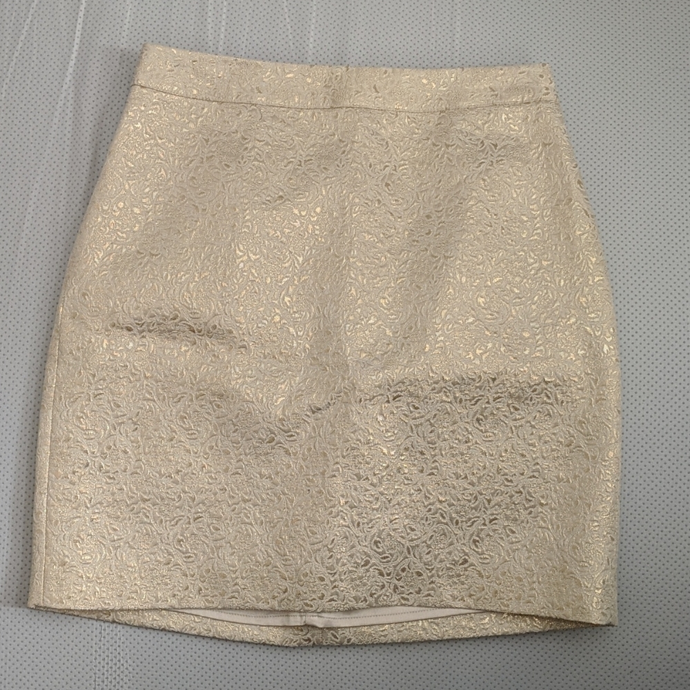 Bebe metallic jacquard skirt size 4